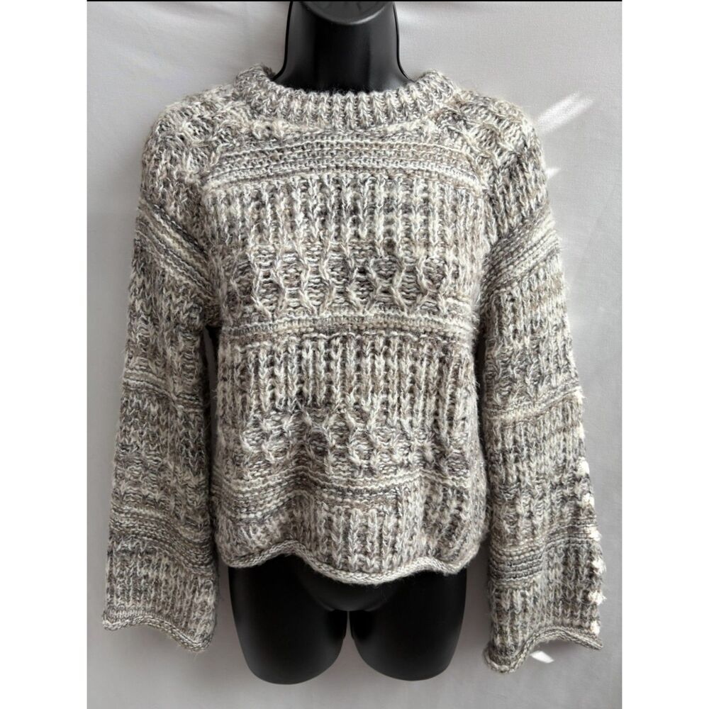 Universal Thread Pullover Chunky Cable Knit Sweater Gray Size XS Bell Sleeves